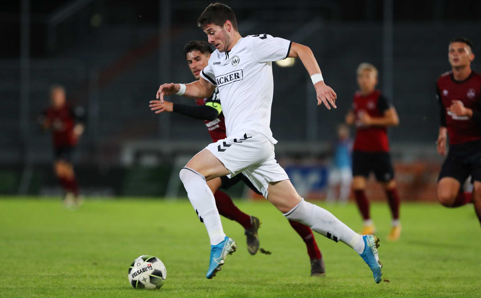 Burghausen - FC Nürnberg 2       Foto Butzhammer