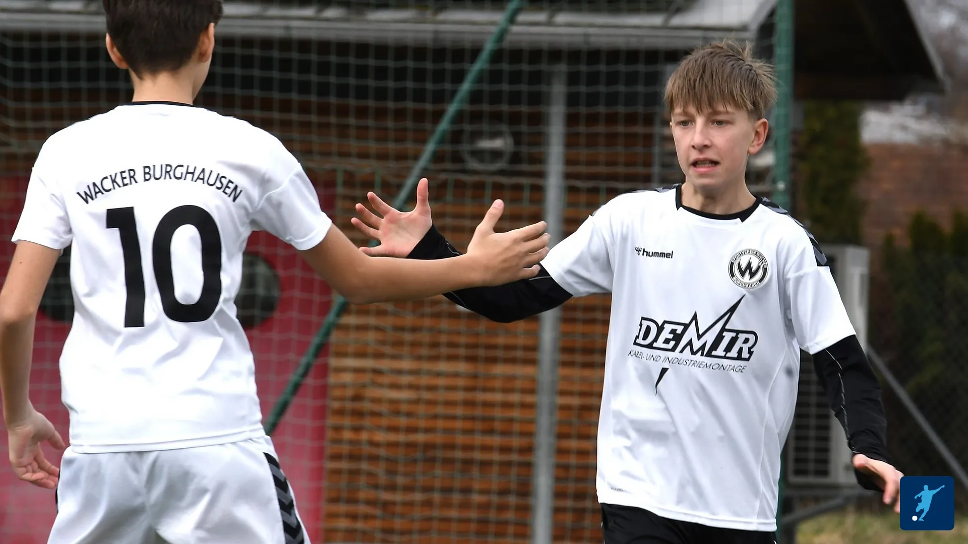 Torjubel beim Spiel der D4 des SV Wacker Burghausen