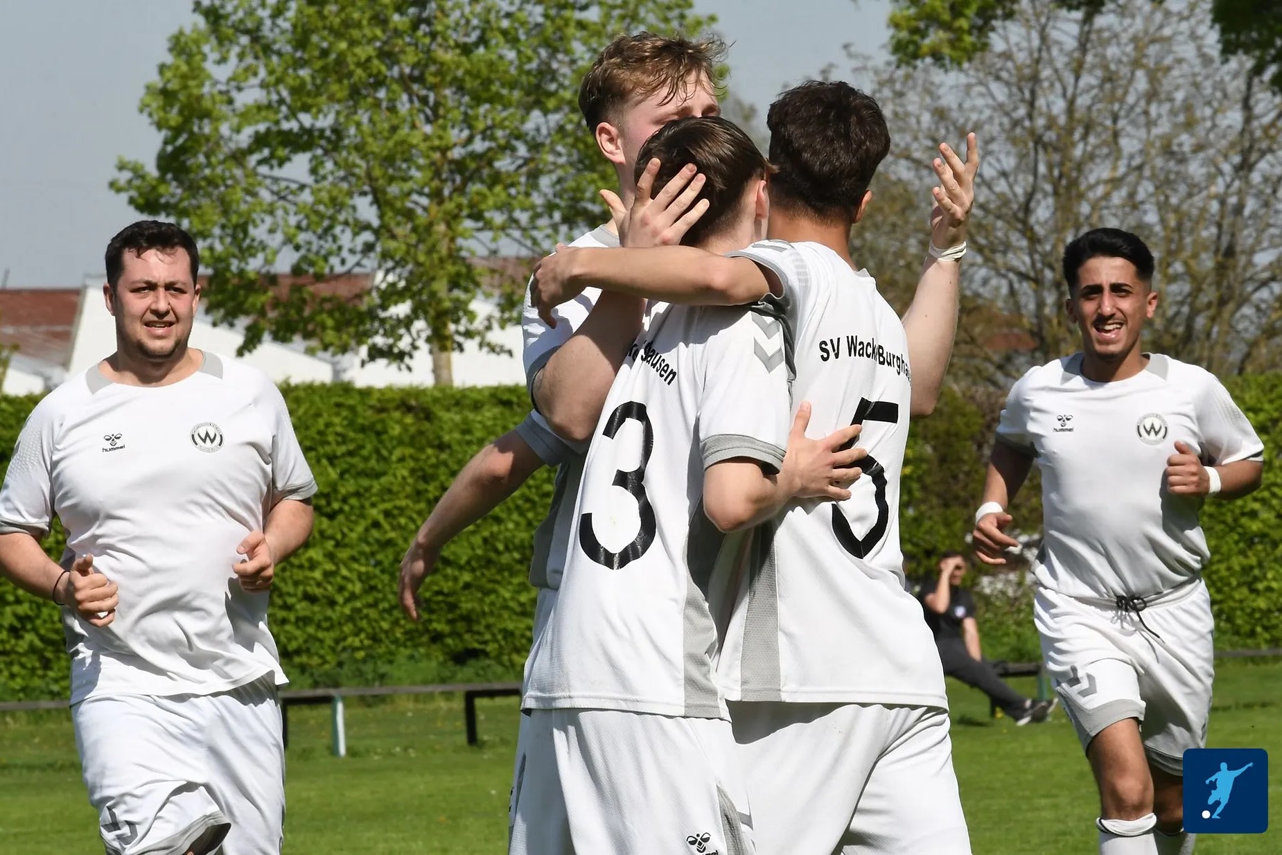 Torjubel der Herren 2 SV Wacker Burghausen