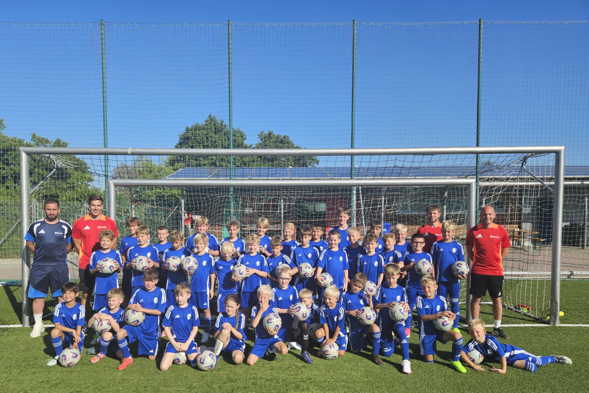 BFV-Ferien-Fußballschule - Gruppenfoto, August 2026