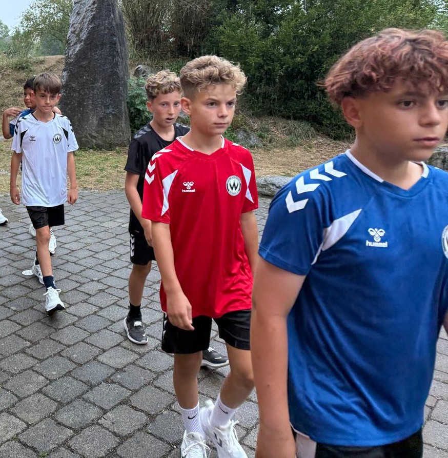 Präsentation der neuen E-Jugend-Trikots für die Saison 2026/27
