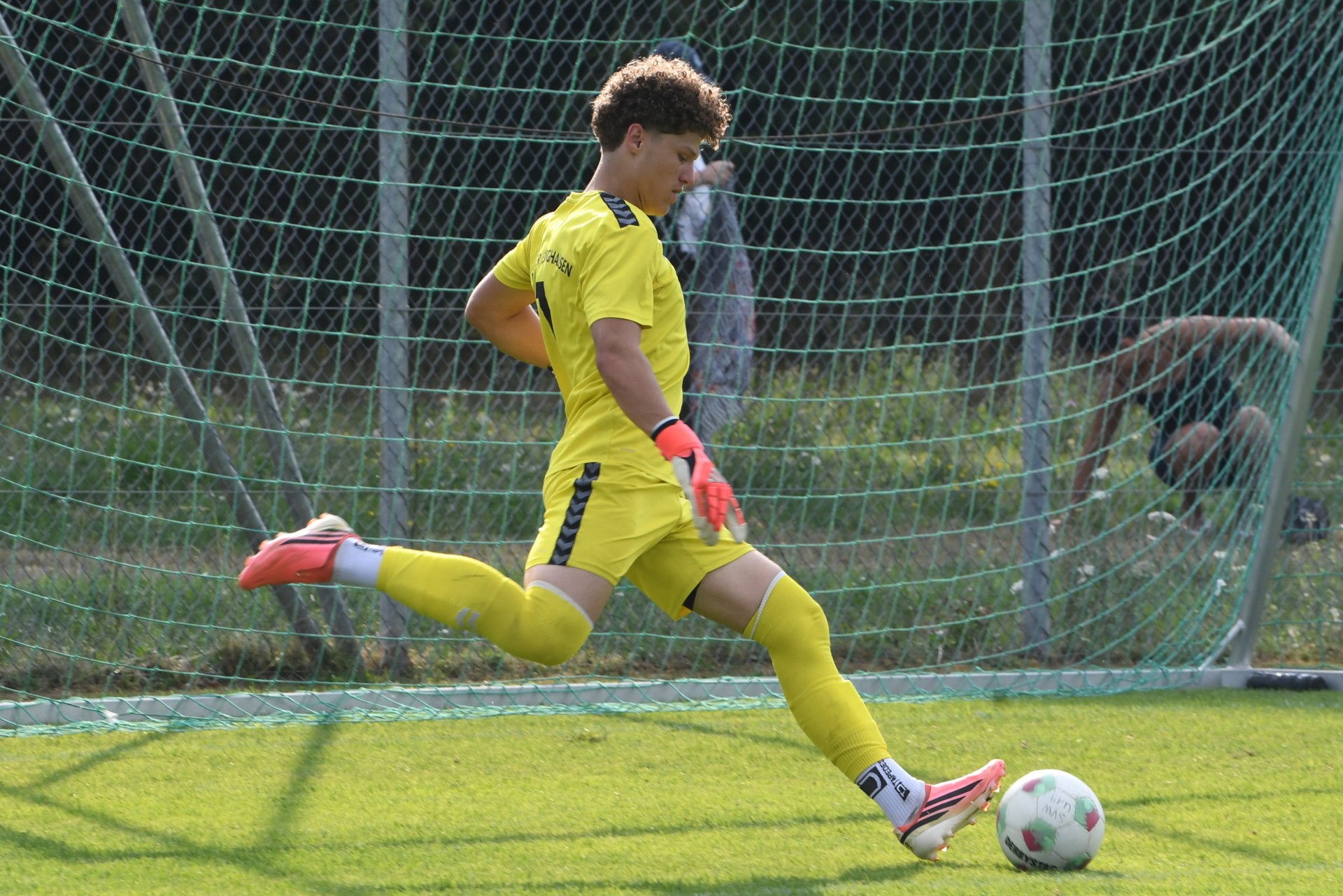 Torwart der U19 im Spiel gegen Jahn Regensburg - August 2026